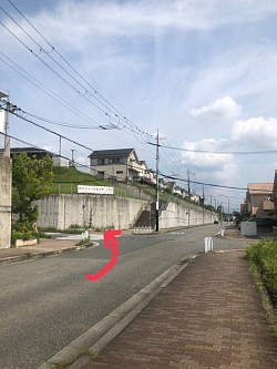 ②コスモの路地を入って、　　すぐ左折！